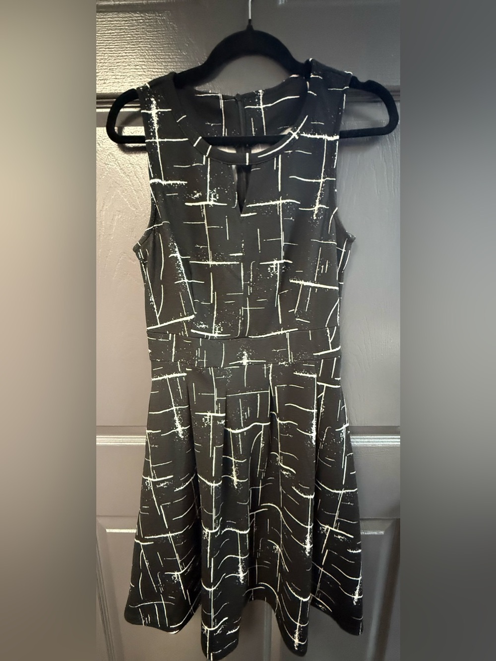 Black Sleeveless Midi Dress with White Grid Print